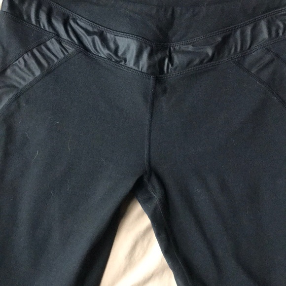 Fabletics capris - Picture 2 of 2